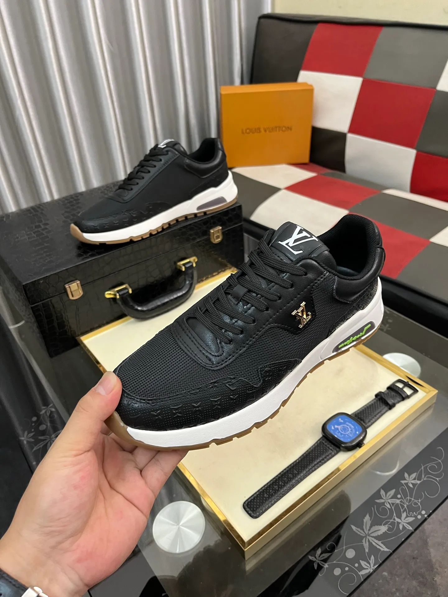 Men's shoes 💰458⌚️⌚️[Louis Vuitton LV] Dad shoes are popular casual sports shoes with outsole, breathable and comfortable, easy to walk, trendy men's versatile fly woven epoxy with ➕leather lining➕Gucci's popular original outsole, sports and running style, super comfortable. Size 38-442️⃣Colors available